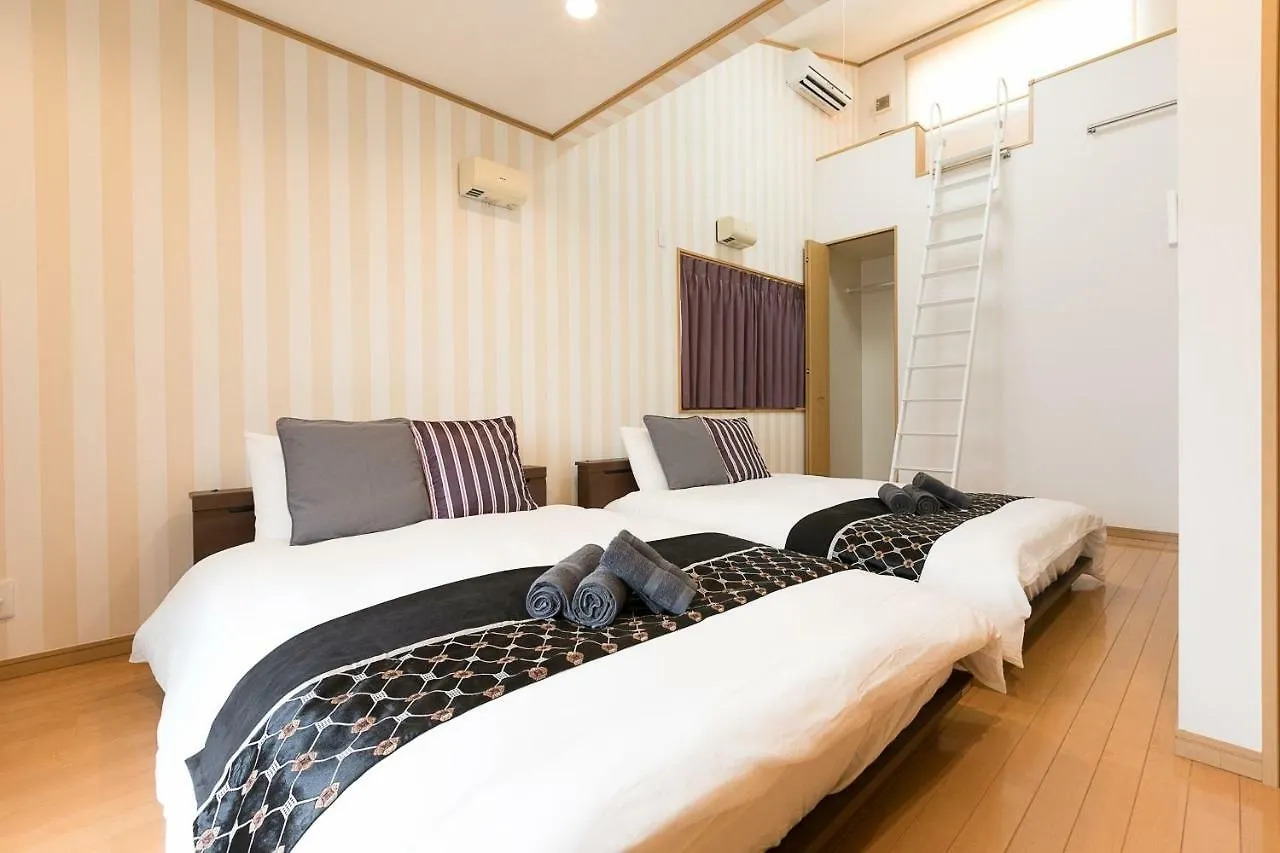 Universal House Villa Osaka 0*,